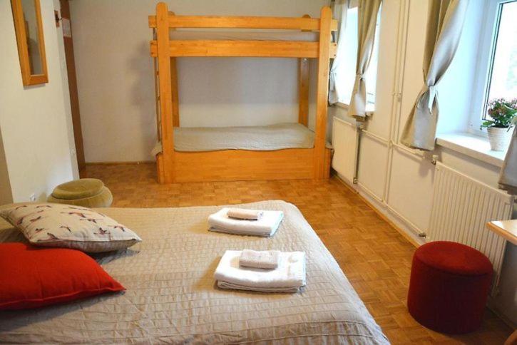 Rooms Barovc By The Lake Jasna Kranjska Gora Exterior foto A room at the hostel